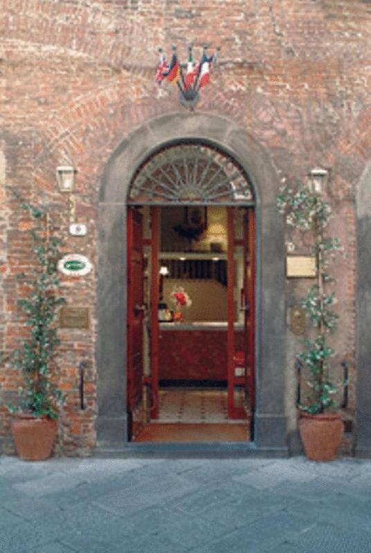 Piccolo Hotel Puccini ลุคคา ภายนอก รูปภาพ