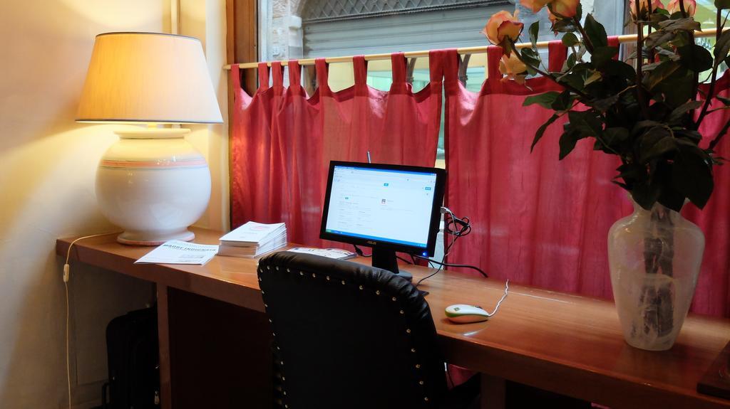 Piccolo Hotel Puccini ลุคคา ภายนอก รูปภาพ