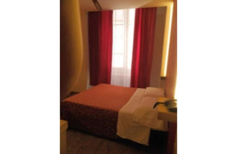 Piccolo Hotel Puccini ลุคคา ภายนอก รูปภาพ